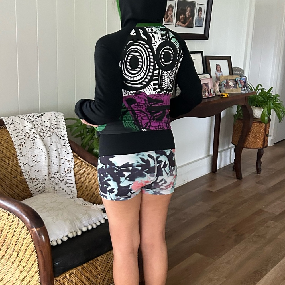 Authentic Neslay Paris Black Graphic Hoodie EUC Design Patch Sz S